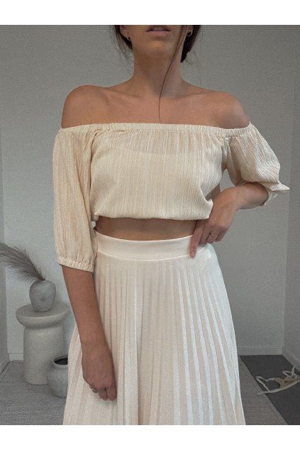 Steal Romance Off-Shoulder Top
